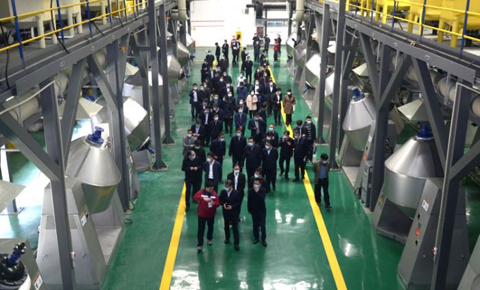 泓順硅基半導(dǎo)體材料項(xiàng)目一期正式投產(chǎn)，鹽城市委市政府領(lǐng)導(dǎo)到泓順硅基觀摩指導(dǎo)